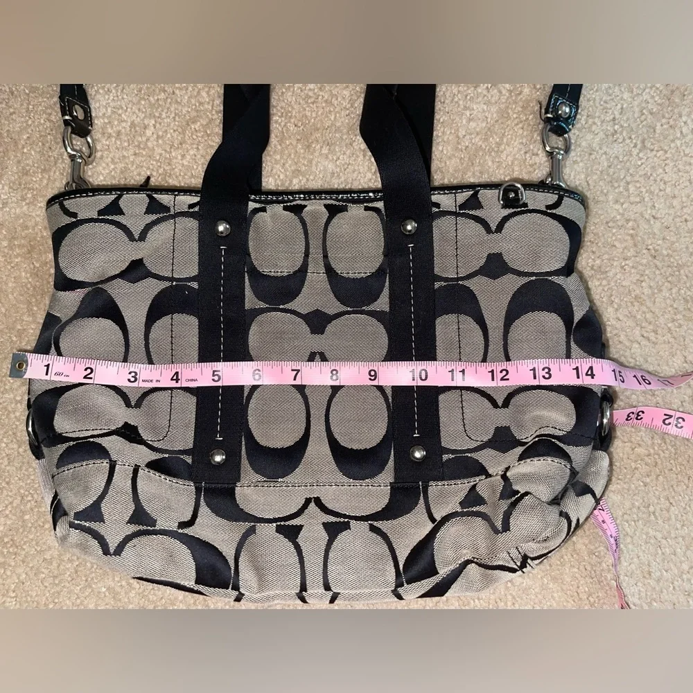 Authentic coach signature, tote bag.          B-148 - Picture 8 of 16
